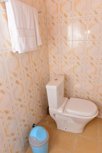 Bathroom 3, B.Maurice Guest House, Nyarugenge