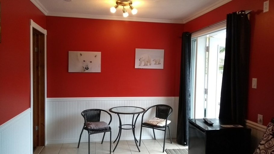 Others 5, Motel Le Saint Alex, Maskinongé