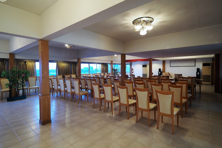 Food & Drinks 4, Navanakorn Golden View, Khlong Luang