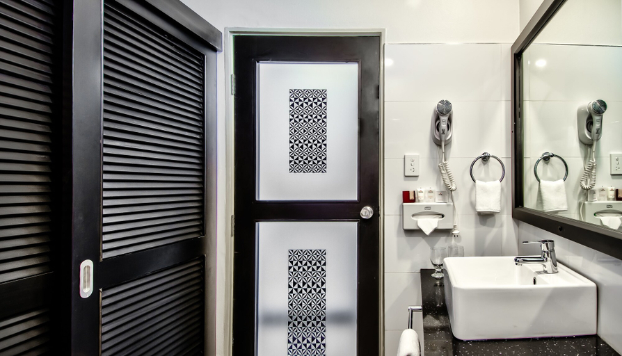 Bathroom 4, Tanoa Rakiraki Hotel, Ra