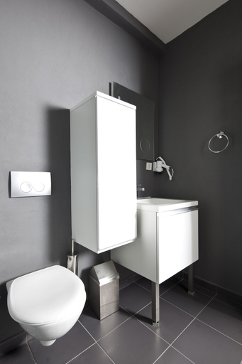 Bathroom 2, MOLTON KABATAS HOTEL, Beyoğlu