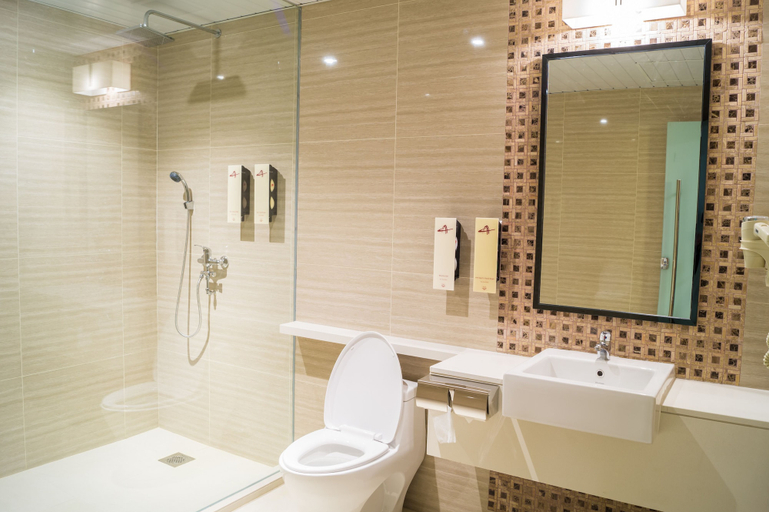 Bathroom 5, Ambassador Transit Hotel Terminal 2, Singapore