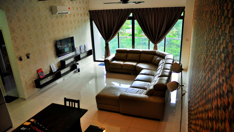 Others 5, Pinebox Mirage by the Lake, Sepang