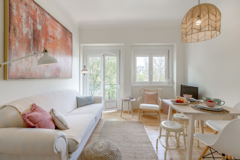 Sunny, Bright and Quiet Apartment, By TimeCooler, Lisboa