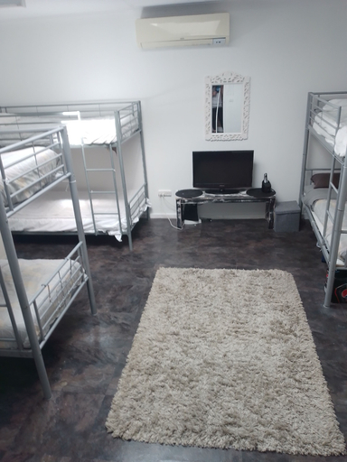 Bedroom 3, The Entrance Backpackers - Hostel, Wyong - South and West