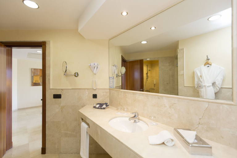 Bathroom 5, Gloria Palace Royal Hotel & Spa, Las Palmas