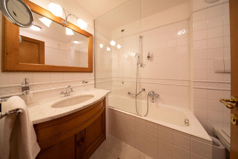 Bathroom 5, Gran Baita Hotel & Wellness, Aosta