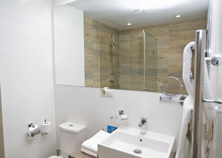 Bathroom 4, Green Flow Hotel Rosa Khutor, Sochi gorsovet