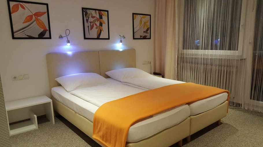 Bedroom 4, Hotel Weinhaus Weis, Trier-Saarburg