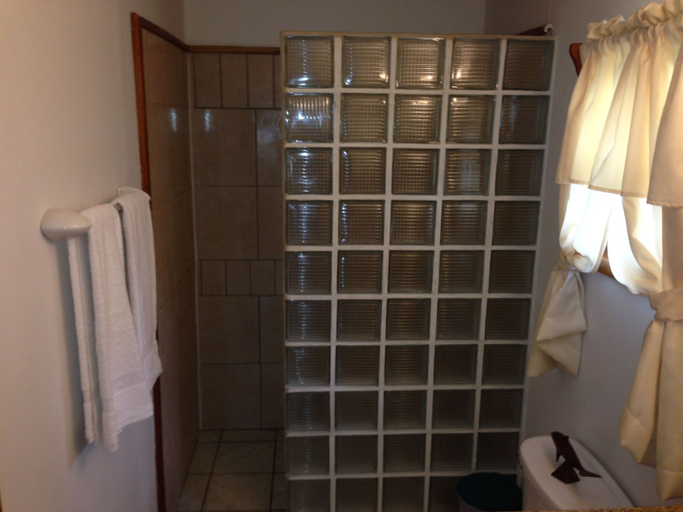 Bathroom 3, Turtle Beach Cottages