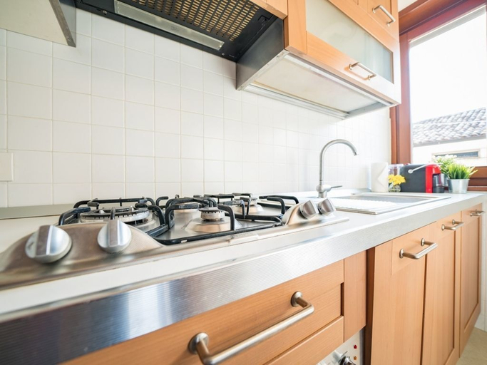Private kitchen 3, Bright Apartments Verona - Valdonega Torricelle View, Verona