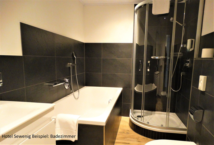 Bathroom 4, Hotel Sewenig, Cochem-Zell