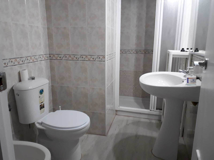 Bathroom, Wish Suite La Florida de Sevilla, Sevilla
