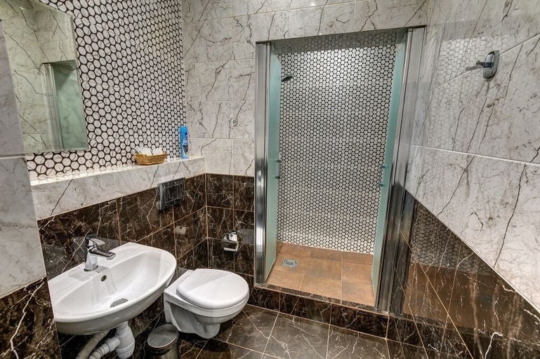 Bathroom 3, Randevu Taganka, Central
