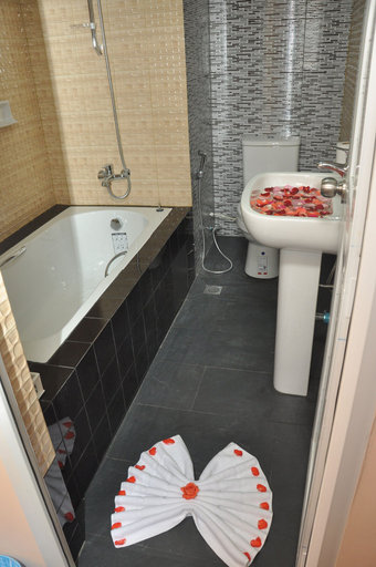 Bathroom 3, Royal Landmark Hotel, Yangon