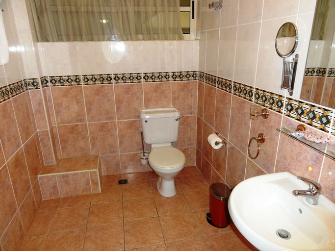 Bathroom 5, Welcome Centre & Hotels, Mushin