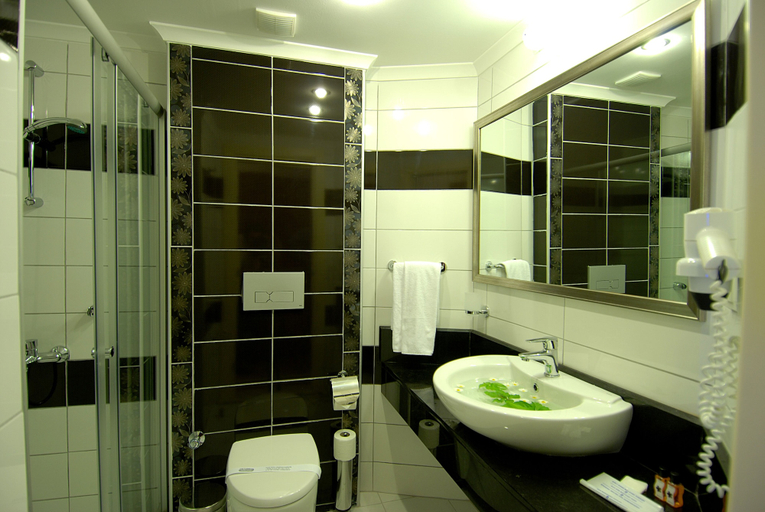 Bathroom 4, Hatipoglu Beach Hotel, Alanya