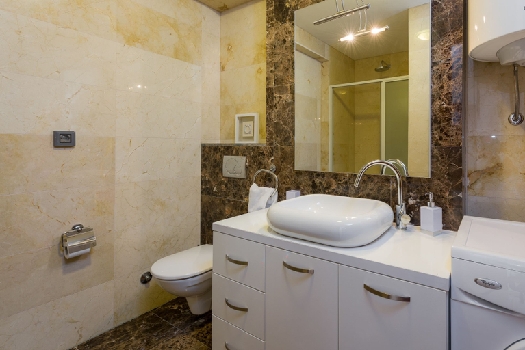 Bathroom 4, Villa Anna, Milna