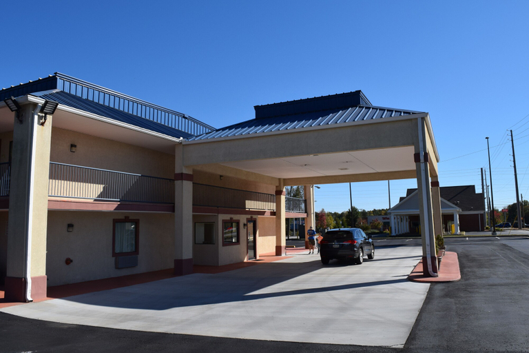 Exterior & Views 2, Royal Inn Douglasville, Douglas