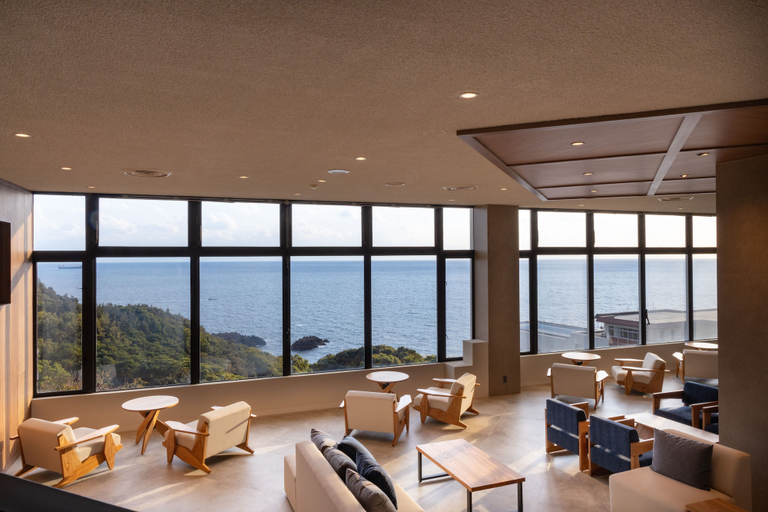 Food & Drinks 5, TheMana Village, Tosashimizu