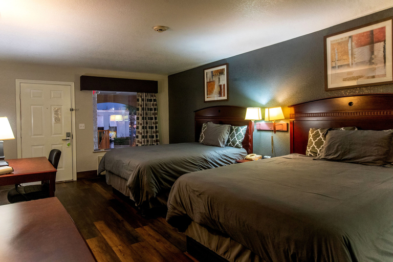 Bedroom 3, Magnolia Inn And Suites, Montgomery