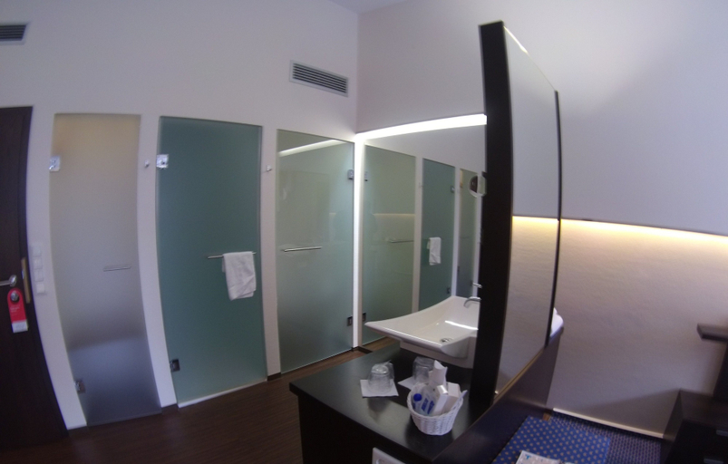 Bathroom 3, Hotel Victoria, Paderborn
