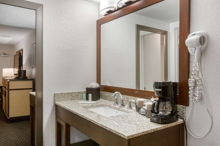 Bathroom 4, Quality Inn Palm Springs, Riverside