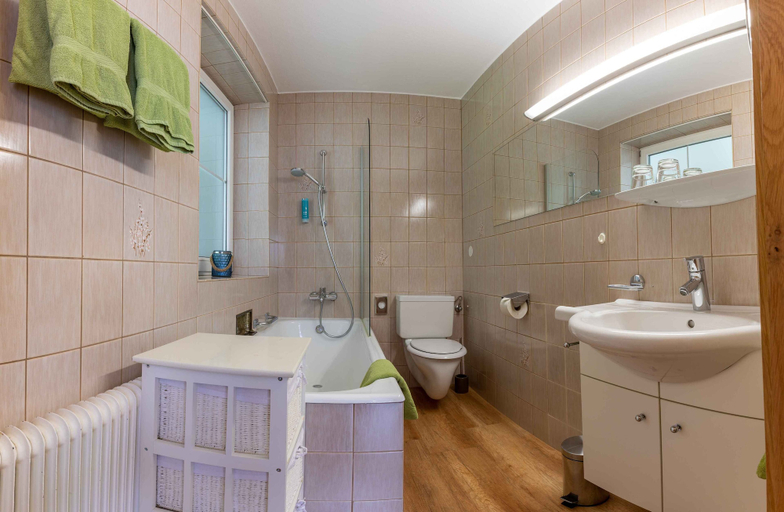 Bathroom 3, Apart Matthias, Schwaz