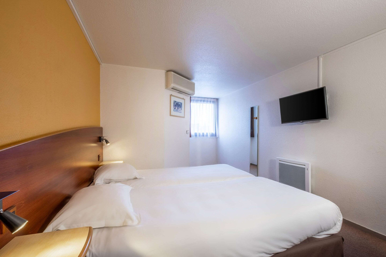 Bedroom 3, Comfort Hotel Etampes, Essonne