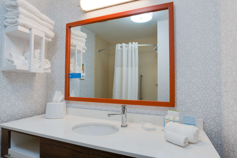 Bathroom 4, Hampton Inn & Suites Ft. Lauderdale/Miramar, Broward