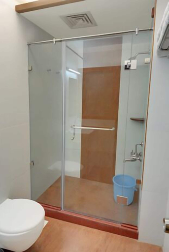 Bathroom 4, Amar Yatri Niwas, Agra