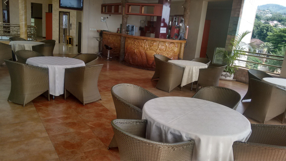 Food & Drinks 3, Martha Hotel, Roherero