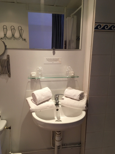 Bathroom 5, Hostellerie de la Source, Bouches-du-Rhône