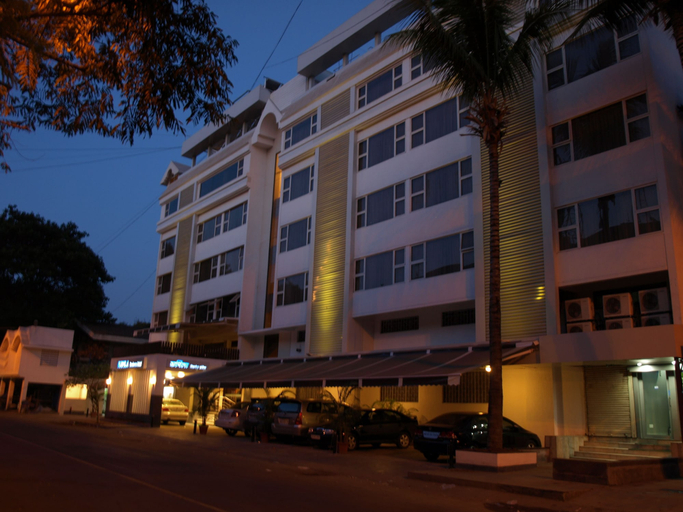 Exterior & Views 2, Kapila Business Hotel, Pune