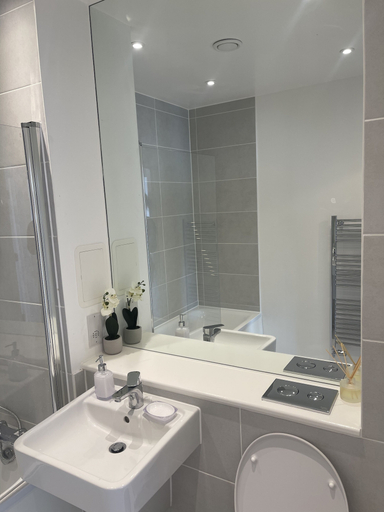 Bathroom 3, Beautiful 2-bed Apartment in London, London