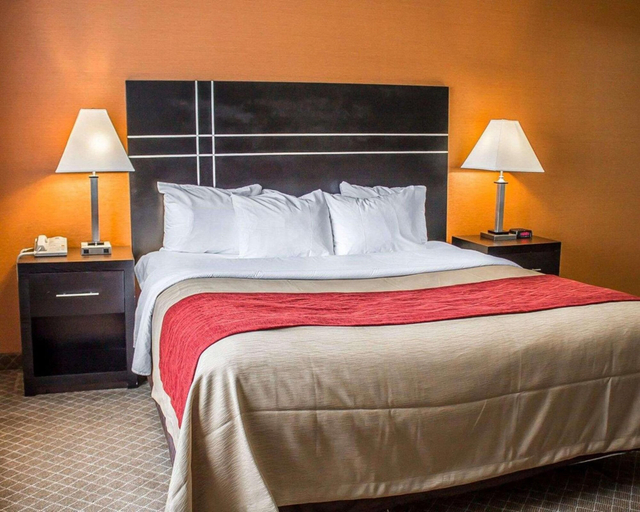 Bedroom 5, Norwood Inn Columbus, Franklin