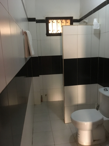 Bathroom 4, Hôtel La Citronnelle, Dakar