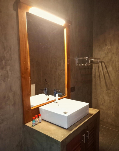 Bathroom 3, Eliyanth Udawalawe, Sevanagala