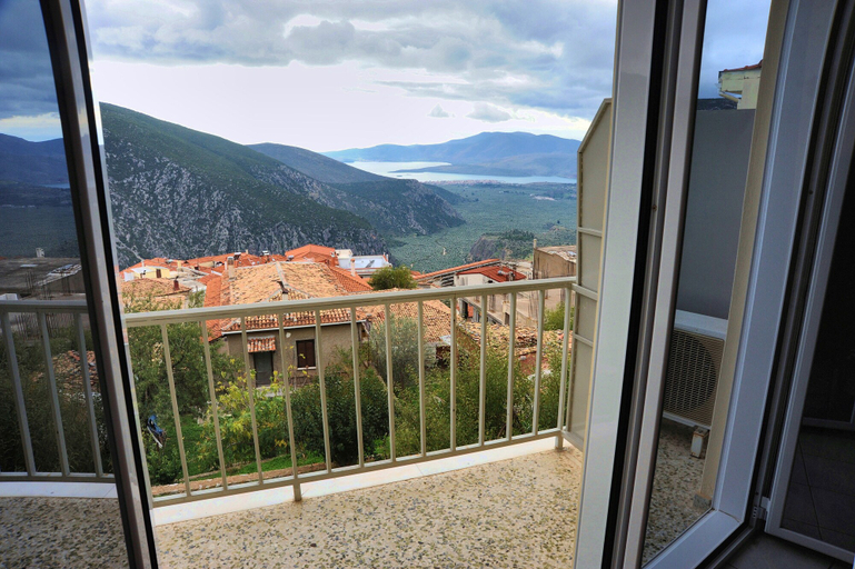 Others 5, Castri, Central Greece