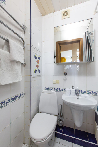 Bathroom 4, GoodAps Bolshaya Yakimanka 56, Central