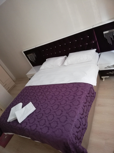 Bedroom 4, A Suit Residence, Merkez