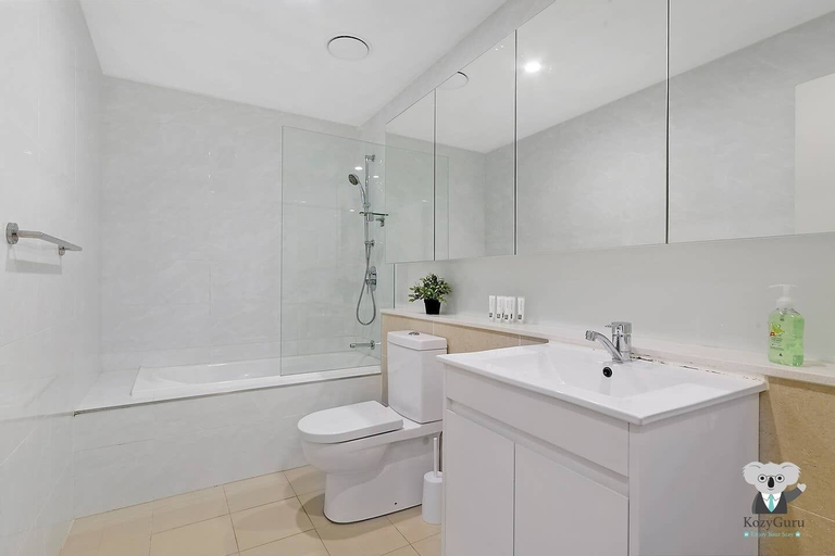 Bedroom 3, Sydney Airport Brand New 3bed Apt+freeparking Nwc009, Rockdale