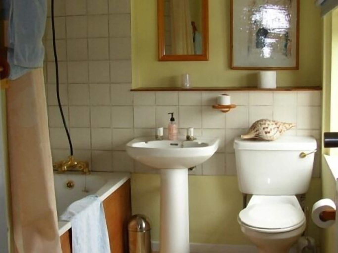 Bathroom, Brownhill House, Shropshire