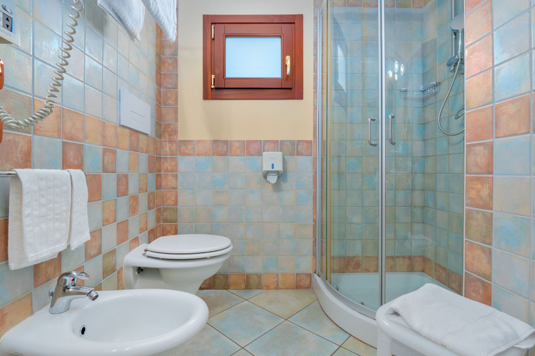 Bathroom 4, Il Nuovo Gabbiano, Nuoro