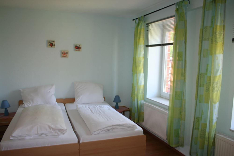 Bedroom 2, Ferienwohnung Zum Storchenblick, Heidekreis