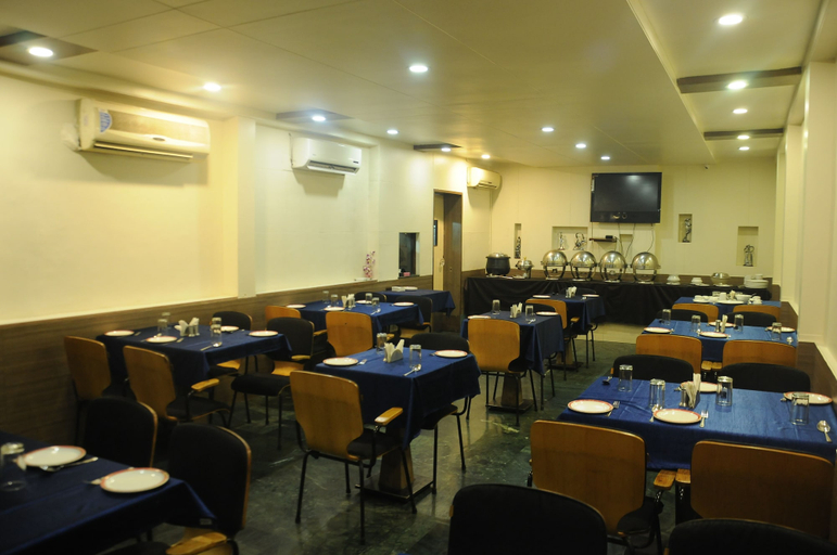 Food & Drinks 5, Hotel Madhav International, Pune