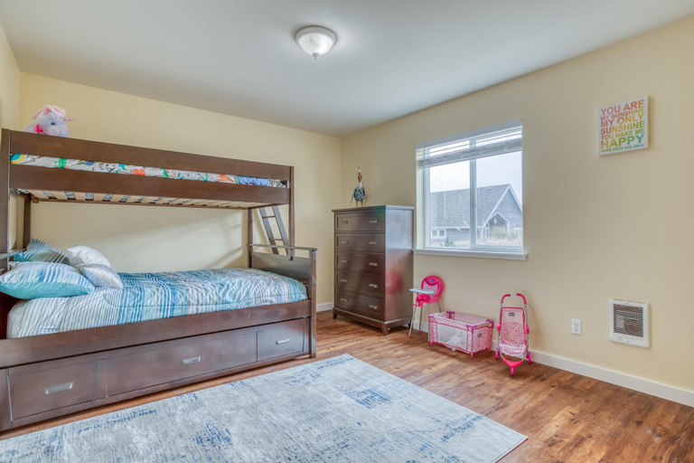 Bedroom 3, Makenas Haven, Tillamook