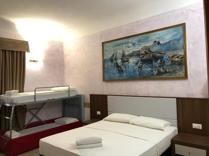 Bedroom 3, Grand Gaeta, Rome