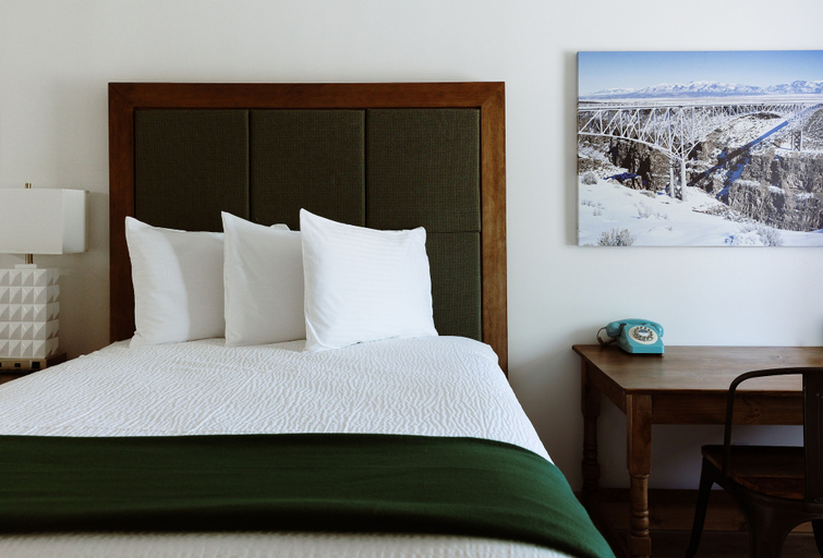 Bedroom 4, Taos Valley Lodge, Taos