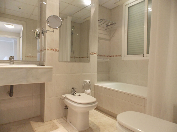 Bathroom, Beachside Apartment Near Puerto Banus, Málaga